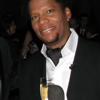 D.L. Hughley in Brookfield, 24 October 2026: a portrait of the comedian