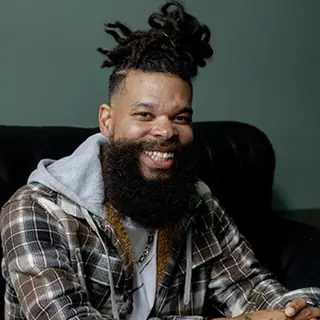 Damon Darling in Tacoma, 15–16 April 2027: a portrait of the comedian
