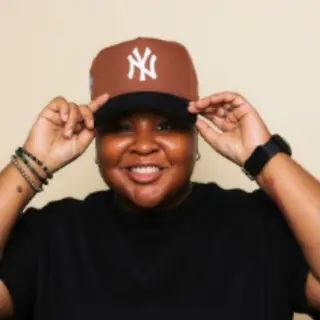 Tee Sanders in Richmond, 3 December 2026: a portrait of the comedian